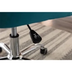 ModernLuxe Velvet Home Office Swivel Shell Chair - Ergonomic Task Chair -Luxe Furniture Sale GUEST bd09557f 2e12 4381 8eaa e46aefae3c88